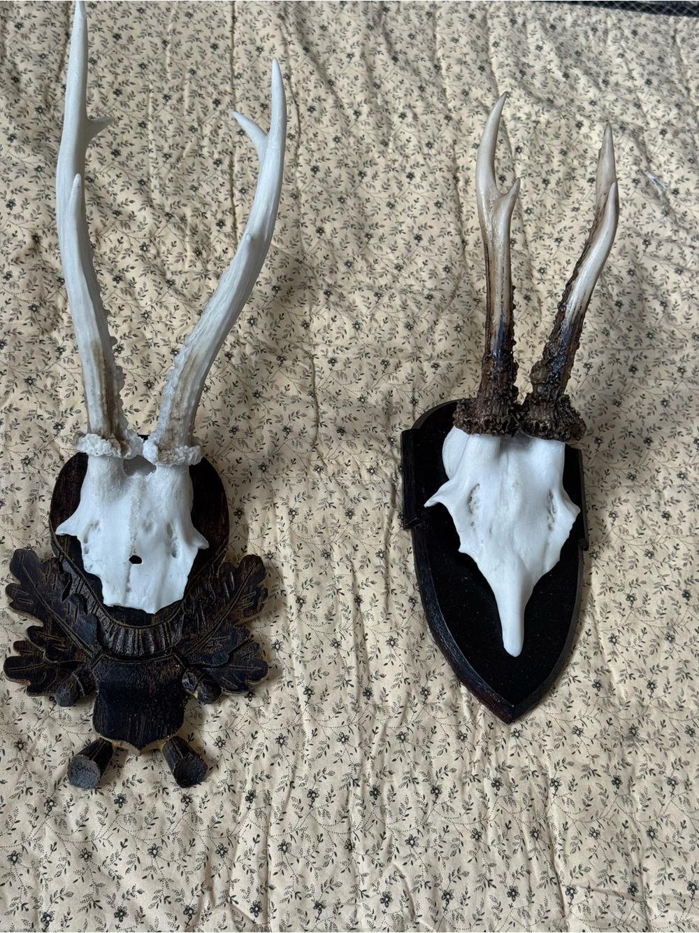 Set of 2 Faux Roe Deer Antler Skull Wall Mounts Resin Lodge Decor